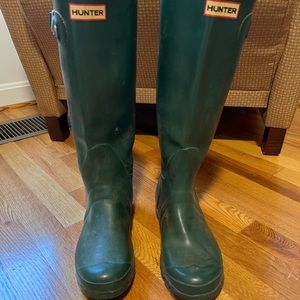 Forrest green hunter tall rain boots W 7